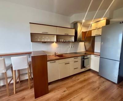 Modern lakás terasszal Piešťany központjában