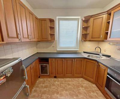 Hangulatos, felújított 2 szobás lakás Galánta központjában