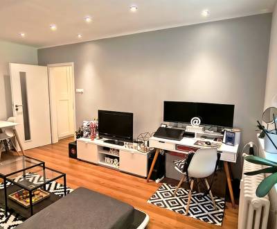 Eladó 2 szobás lakás, 2 szobás lakás, Polereckého, Bratislava - Petrža