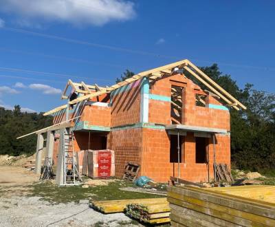 Eladó Családi ház, Családi ház, Lesná, Malacky, Szlovákia