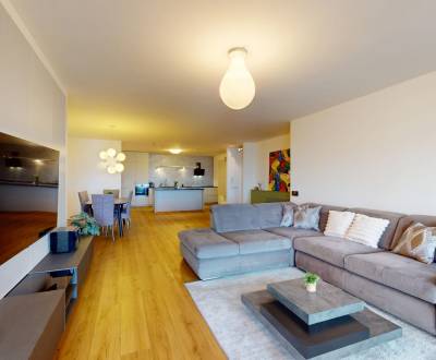 BA/Koliba - Eladó egy nagy, modern apartman terasszal és parkolóval