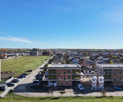 Eladó 3 szobás lakás, 3 szobás lakás, Dúhová, Pezinok, Szlovákia