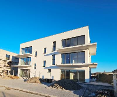 Eladó 3 szobás lakás, 3 szobás lakás, Dúhová, Pezinok, Szlovákia