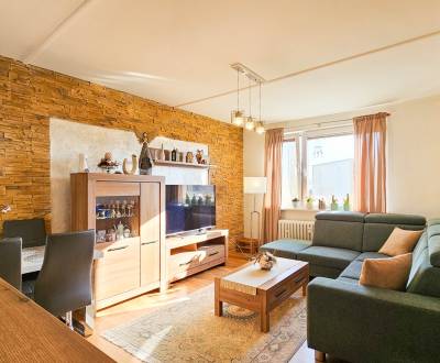 Eladó 3 szobás lakás, 3 szobás lakás, Hlohovec, Szlovákia