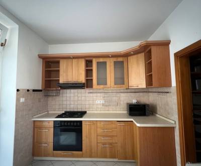 Kiadó Családi ház, Családi ház, Dankovského, Bratislava - Staré Mesto,