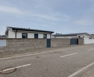 Eladó Családi ház, Családi ház, Pri parku, Pezinok, Szlovákia