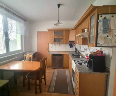 Kiadó 3 szobás lakás, 3 szobás lakás, Školské námestie, Malacky, Szlov