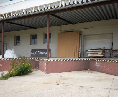 Kiadó Raktárak és ipari épületek, Raktárak és ipari épületek, Prievidz