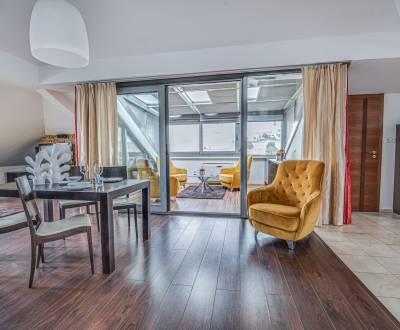 KIADÓ - Luxus tágas apartman - Nitra, KÖZPONT