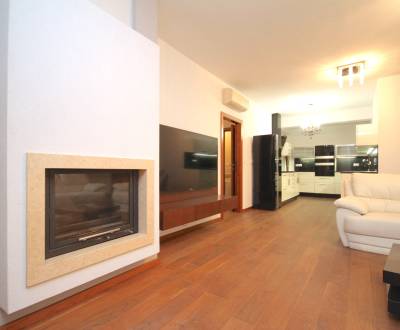 Eladó 4 szobás lakás, 4 szobás lakás, Jesenského, Trenčín, Szlovákia