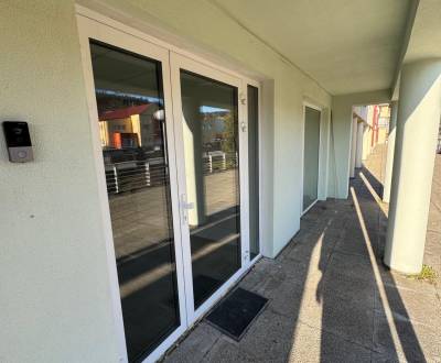 Kiadó Irodahelység, Irodahelység, Moyzesova, Považská Bystrica, Szlová