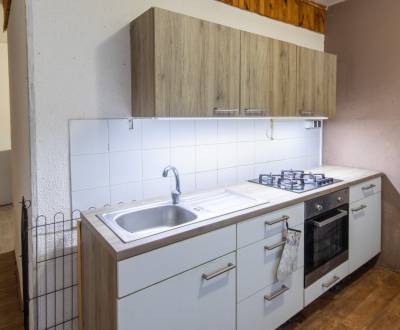 Eladó 2 szobás lakás, 2 szobás lakás, Karpatská, Banská Bystrica, Szlo