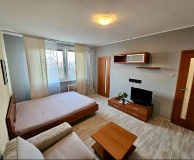 Kiadó 1 szobás lakás, 1 szobás lakás, Bieloruská, Bratislava - Podunaj