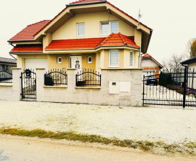 Modern családi ház eladó Ratkovcén, csendes környezetben