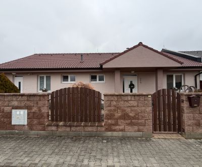 Eladó Családi ház, Családi ház, Lúka, Nové Mesto nad Váhom, Szlovákia