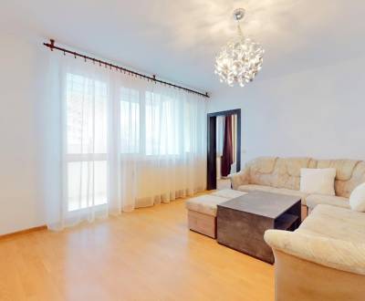 Eladó 4 szobás lakás, 4 szobás lakás, L. Novomeského, Trenčín, Szlovák