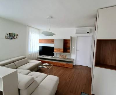 Kiadó 2 szobás lakás, 2 szobás lakás, Námestie Martina Benku, Bratisla