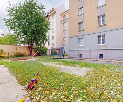 Eladó 4 szobás lakás, 4 szobás lakás, 29. augusta, Bratislava - Staré 