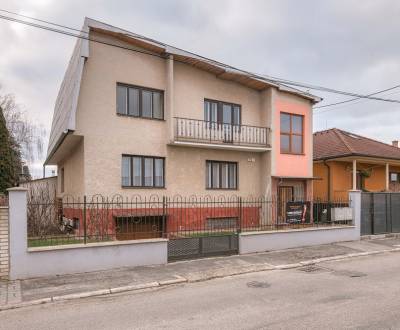 Eladó Családi ház, Családi ház, Kpt. Jaroša, Trenčín, Szlovákia