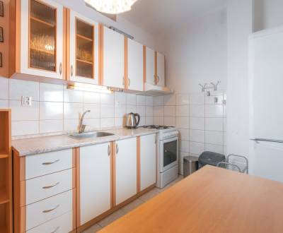 Eladó 2 szobás lakás, 2 szobás lakás, 28. októbra, Trenčín, Szlovákia