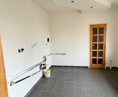 Eladó 2 szobás lakás, 2 szobás lakás, Levice, Szlovákia