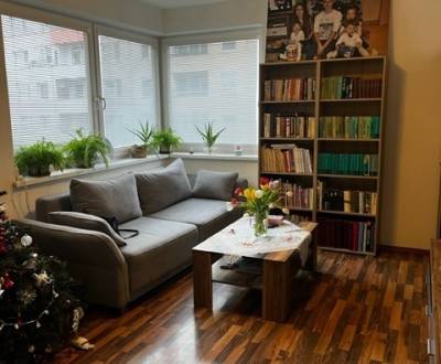 Kiadó 2 szobás lakás, 2 szobás lakás, Silvanová, Pezinok, Szlovákia