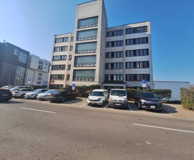 Kiadó Épület, Épület, Tulská, Zvolen, Szlovákia