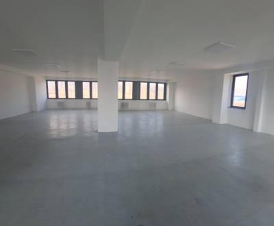 Kiadó Üzlethelység, Üzlethelység, Tulská, Zvolen, Szlovákia