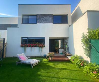 Eladó Családi ház, Családi ház, Radová, Senec, Szlovákia