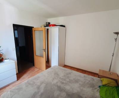 Albérletbe 4 szobás lakás, 4 szobás lakás, M.Bela, Hlohovec, Szlovákia