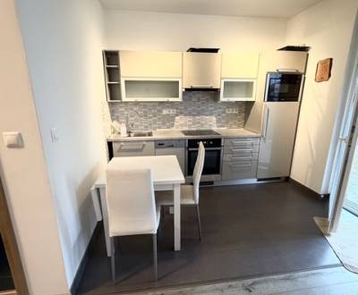 Kiadó 1 szobás lakás, 1 szobás lakás, Rastislavova, Pezinok, Szlovákia