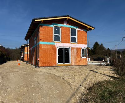 Eladó Családi ház, Családi ház, Lesná, Malacky, Szlovákia