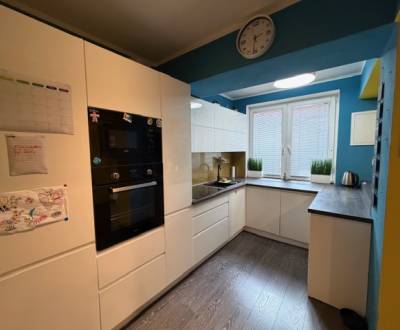 Kiadó 3 szobás lakás, 3 szobás lakás, Moyzesova, Pezinok, Szlovákia