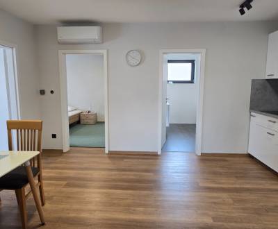 Kiadó 3 szobás lakás, 3 szobás lakás, Gábora Steinera, Trnava, Szlovák