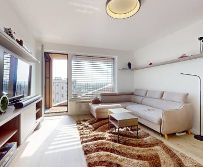 BA/PETRŽALKA-Bútorozott 2 szobás erkélyes lakás egy új épületben 