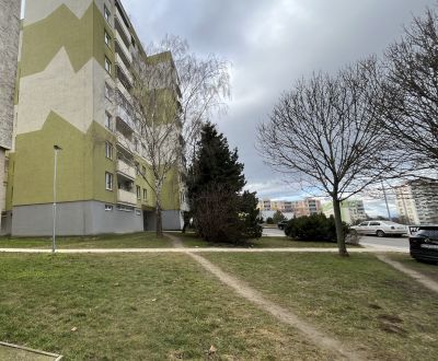 Kiadó 3 szobás lakás, 3 szobás lakás, Hlohovec, Szlovákia
