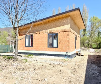 Eladó Családi ház, Családi ház, Nitra, Szlovákia
