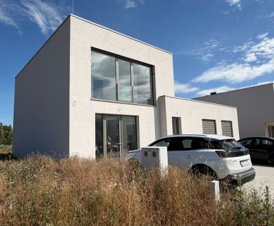 Eladó Családi ház, Családi ház, Čerešňová, Senec, Szlovákia