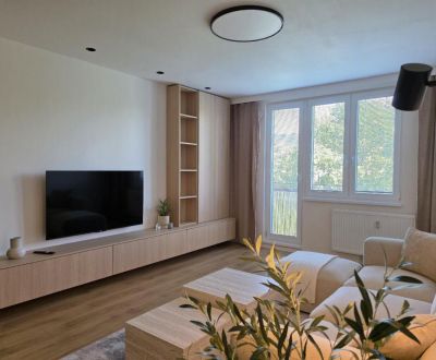 KIADÓ - Modern, teljesen felújított lakás - NYITRA, Központ