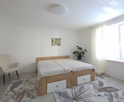 Kiadó 3 szobás lakás, 3 szobás lakás, Oblúková, Trnava, Szlovákia