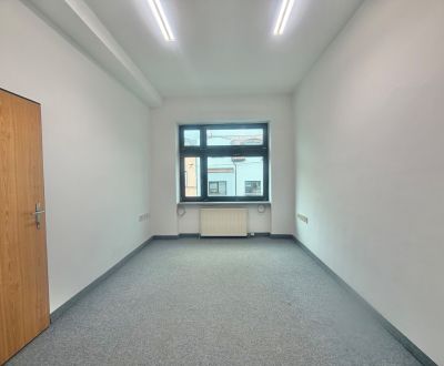 Kiadó Irodahelység, Irodahelység, Námestie slobody, Čadca, Szlovákia