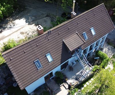 240 m²-es családi ház, 3 lakóegység, nagy telek, Lamač
