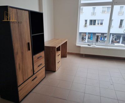Kiadó Irodahelység, Irodahelység, Námestie Slobody, Humenné, Szlovákia