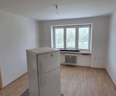 Eladó 2 szobás lakás, 2 szobás lakás, Žiar nad Hronom, Szlovákia