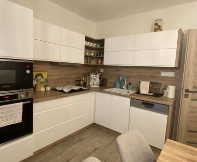 Eladó 3 szobás lakás, 3 szobás lakás, Smolenická, Bratislava - Petržal