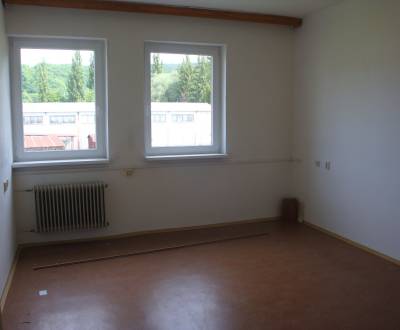 Kiadó Irodahelység, Irodahelység, Púchov, Szlovákia