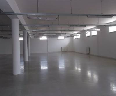 Kiadó Raktárak és ipari épületek, Seredská, Trnava, Szlovákia