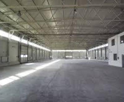 Kiadó Raktárak és ipari épületek, Trnava, Szlovákia