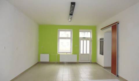 Üzlethelység, Masarykova, kiadó, Prešov, Szlovákia