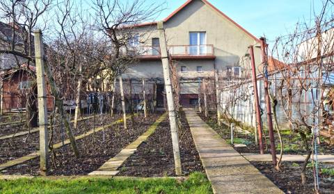 Családi ház, A.Sládkoviča, eladó, Senec, Szlovákia